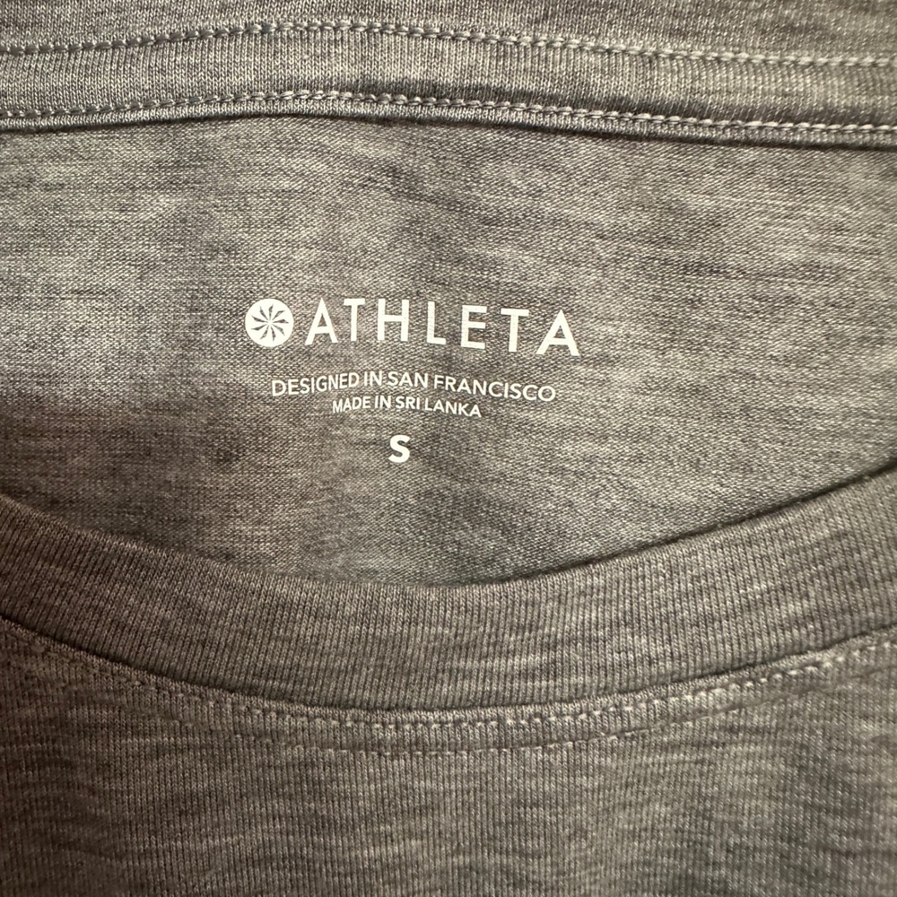 Athleta Essence Pleated Tee Gray Short Sleeve Athleisure Top Size S - Picture 10 of 11